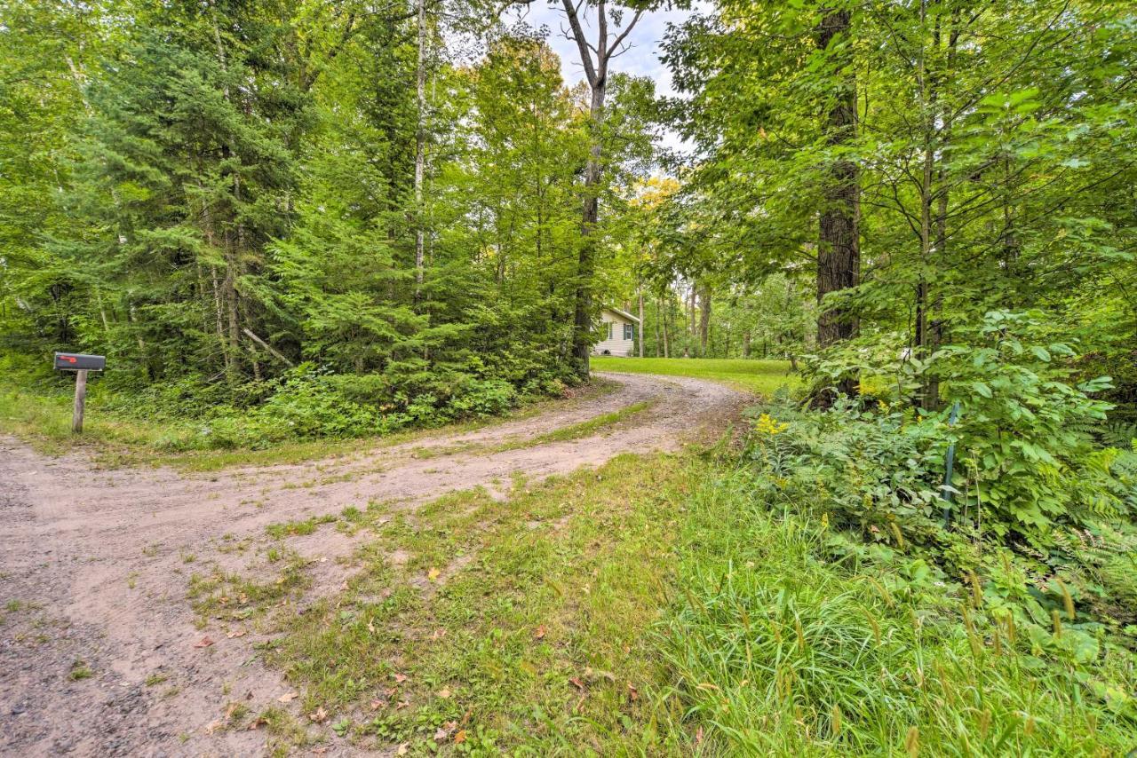 Tranquil Cabin Getaway Near Red Cedar Lake! Villa Birchwood Buitenkant foto